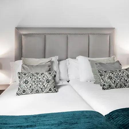 Hotel Mercader De Sedas 3*