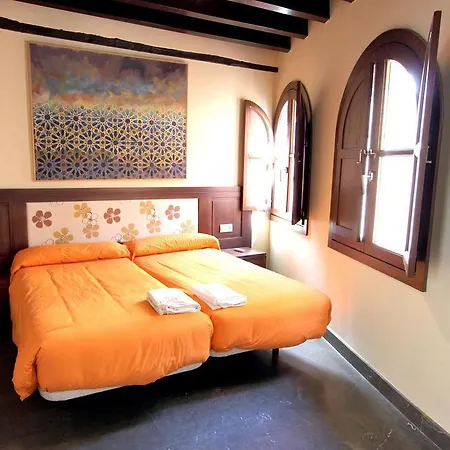 Hotel Mercader De Sedas 3*